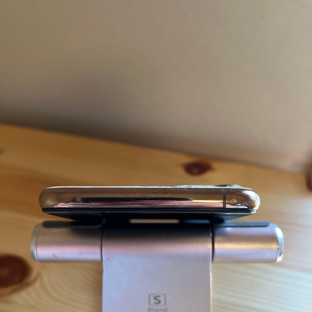 バッテリー100%iPhone11 Pro Max 256GB ゴールド　裏面割