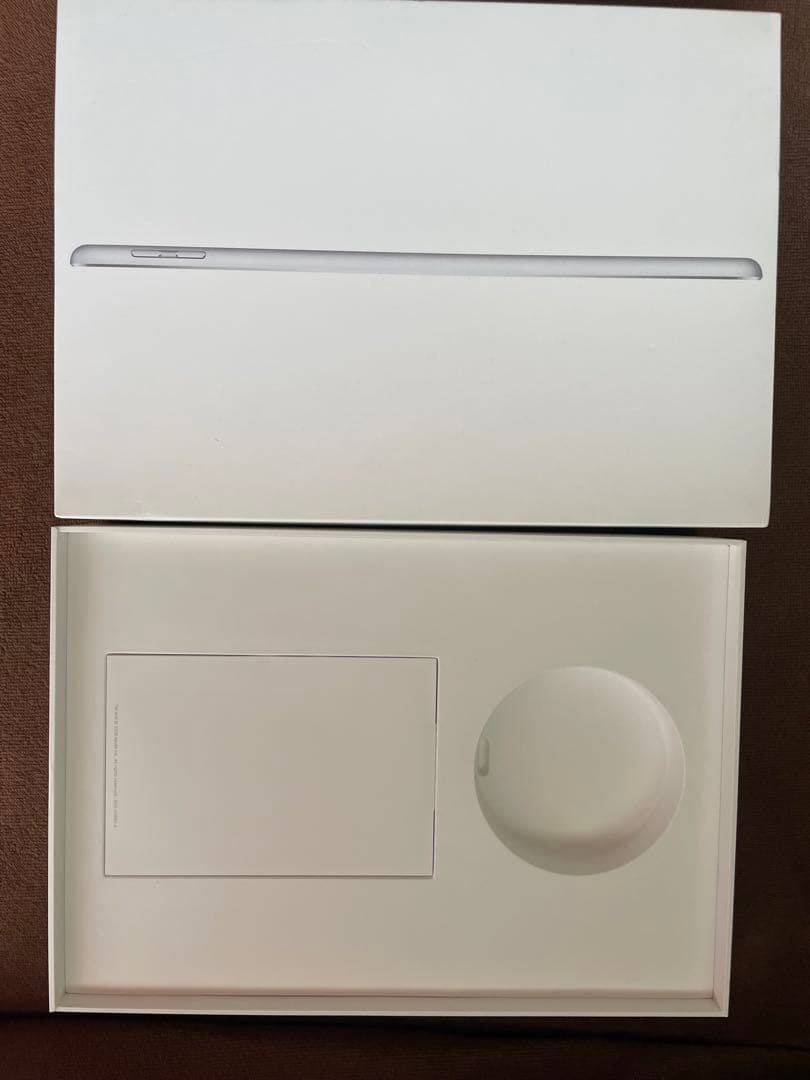 iPad (第6世代) 32GB シルバー Wi-Fi+Cellularモデル