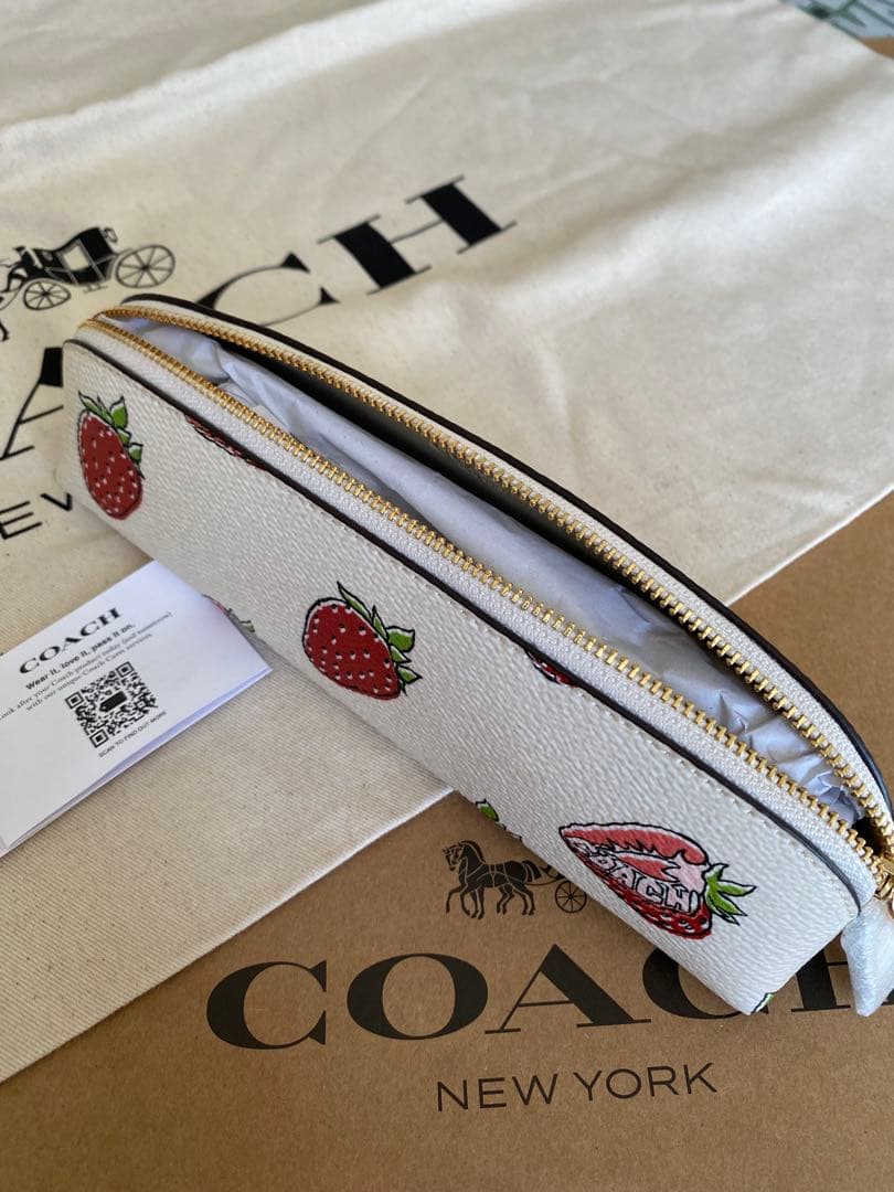 【COACH CAP08】ポーチ ペンケース筆箱 筆記具 ストロベリープリント