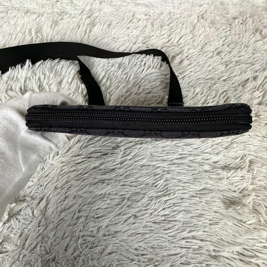 美品 グッチ キャンバス GG ショルダーバッグ 斜め掛け ファスナー ブラック