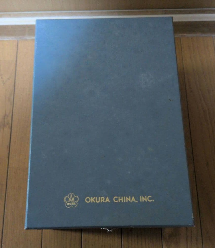 【大倉陶園 】瑠璃金蝕ぶどう花瓶 箱付