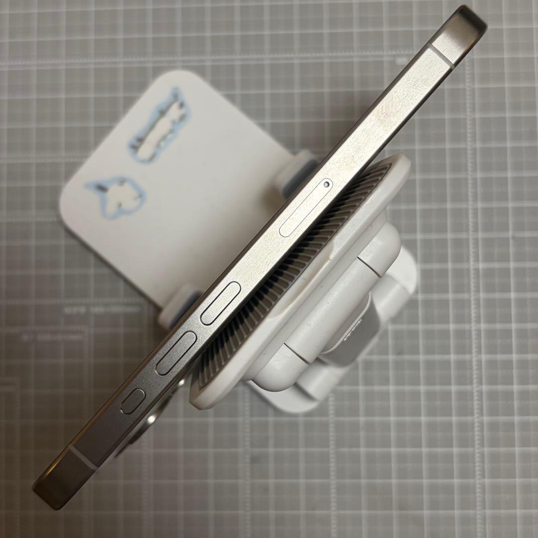 iPhone15 Pro 128GB ホワイトチタニウム バッテリー97%