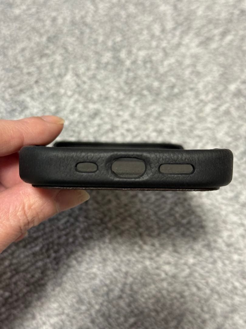 p*i様 LOUIS VUITTON 　【iPhone16プロ用】