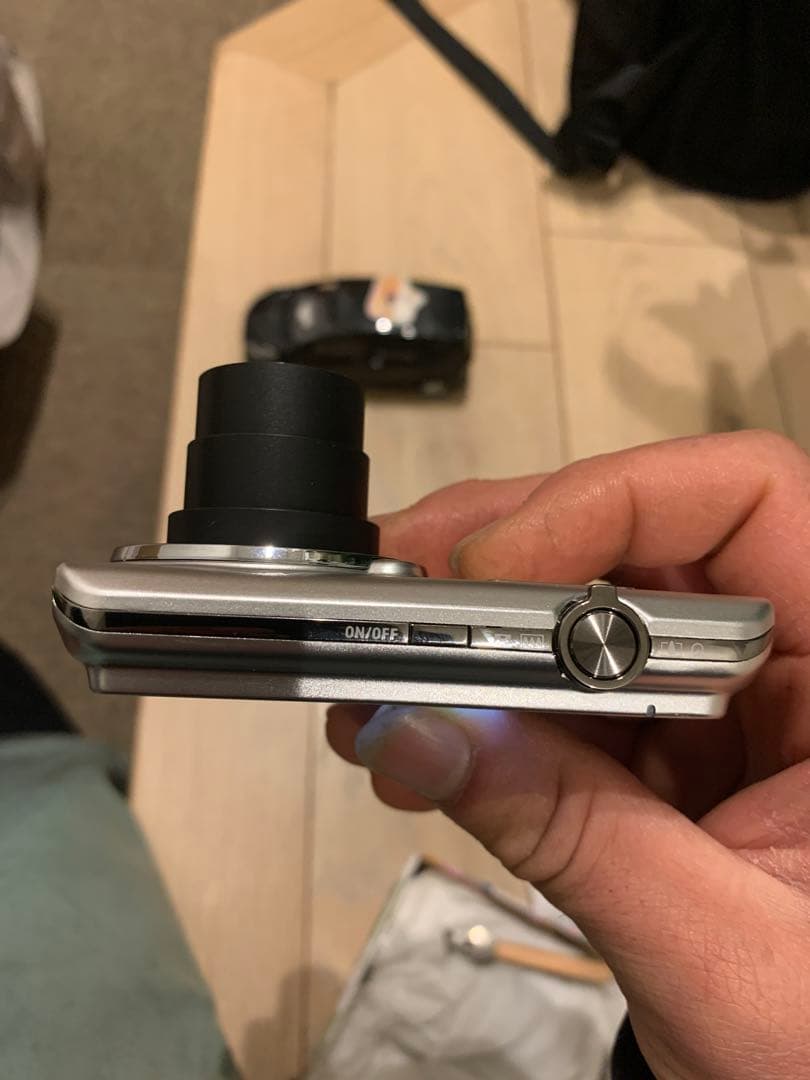 [美品]CASIO EXILIM EX-Z880 ホワイト