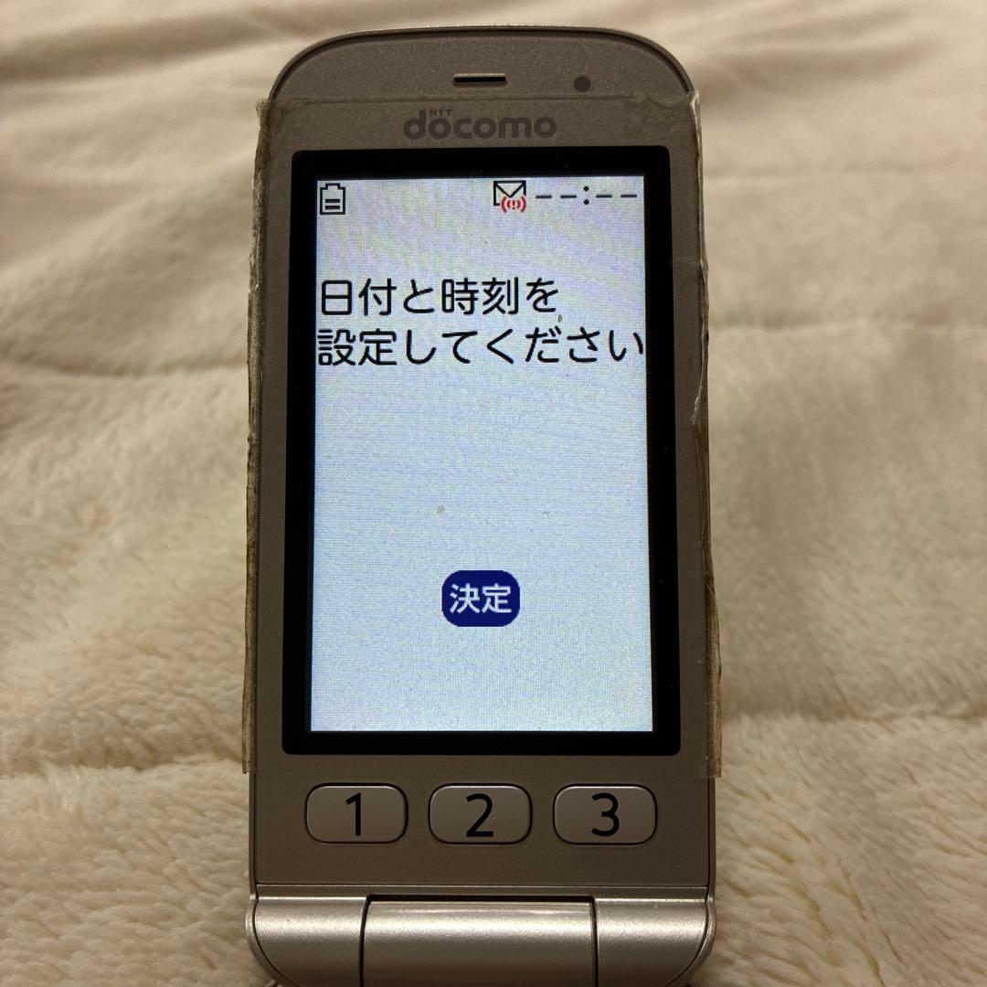docomo ドコモ F-01G 折りたたみ式携帯電話　卓上充電器付き