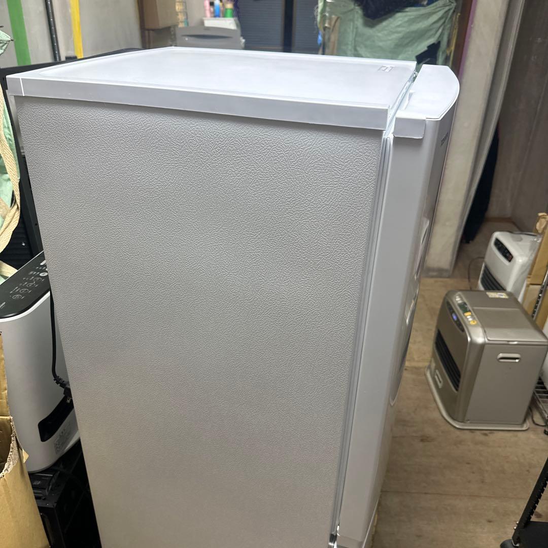 TOSHIBA シルバー 2ドア冷蔵庫　153L GR-U15BS 2022年製