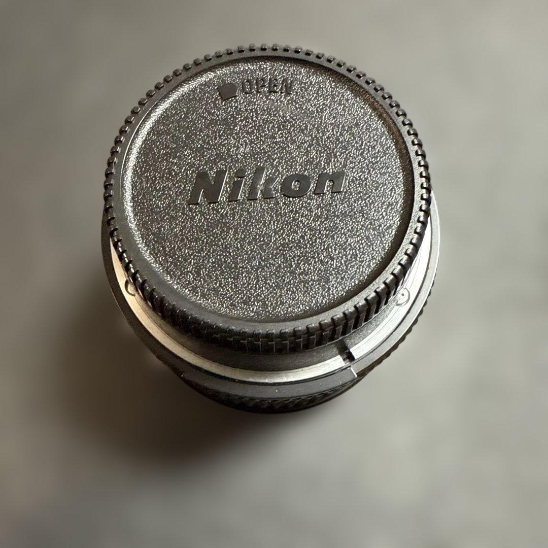 Nikon Nikkor 20mm f/2.8 レンズ