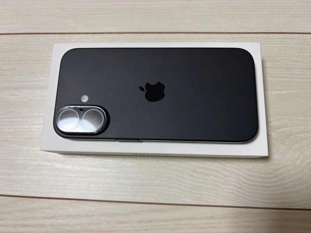 ケース付き iPhone16 SIMフリー ブラック 128GB Apple
