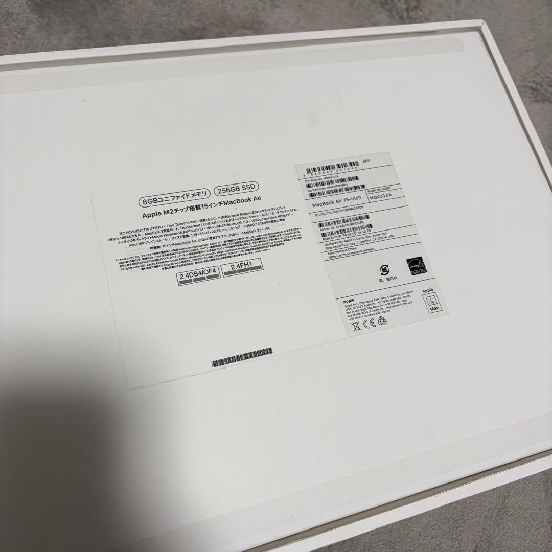 MacBook Air M2 8GB 15インチ 256GBスターライト