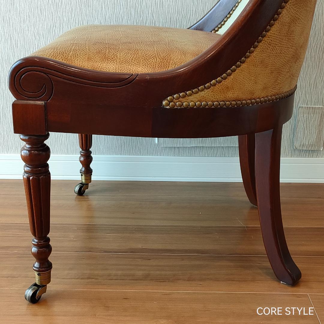 希少　ヒッコリーチェア　キャスター付き　クラシック家具　太鼓鋲②