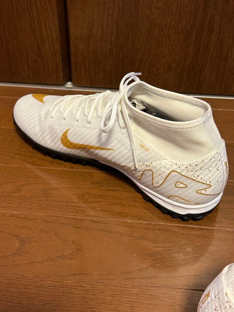 【新品未使用】Nikeズームマーキュリアルスーパーフライ10アカデミー TF