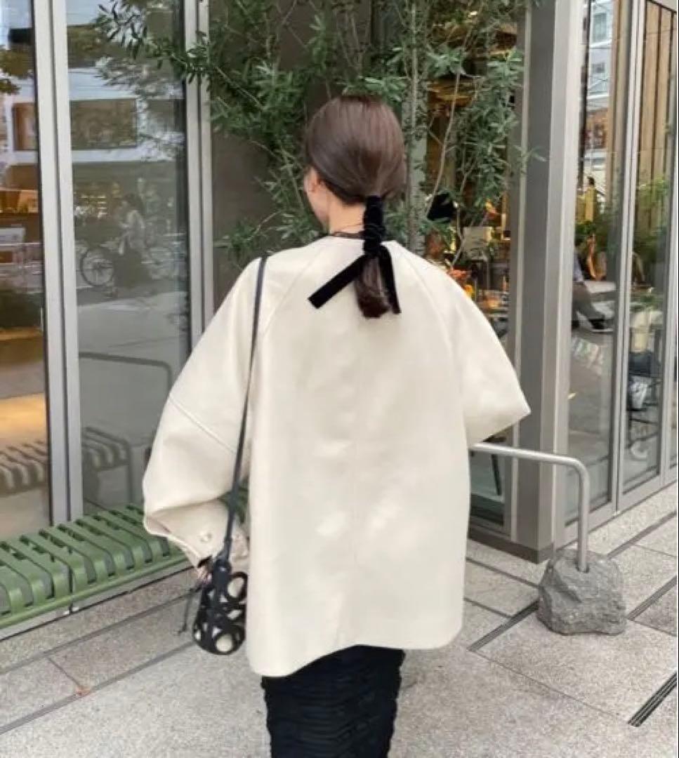 【お値下げ中】ウェーブデザインミドルコート