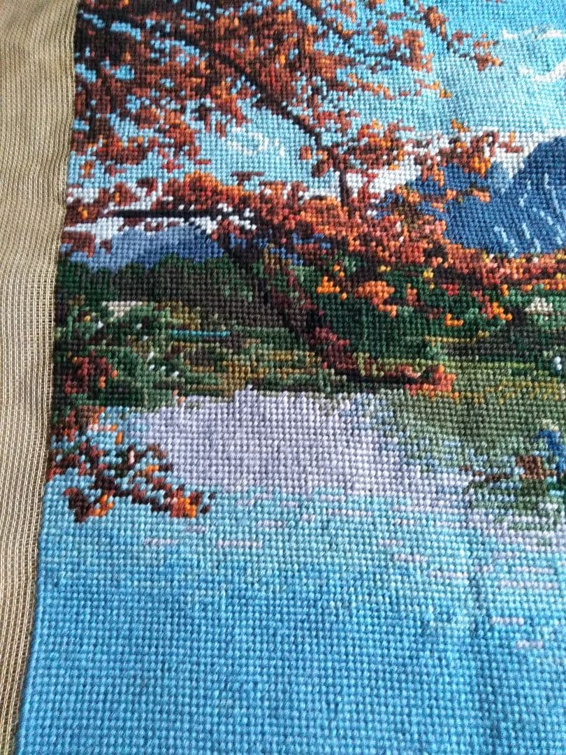 一面びっしりプチポワン刺繍　風景画