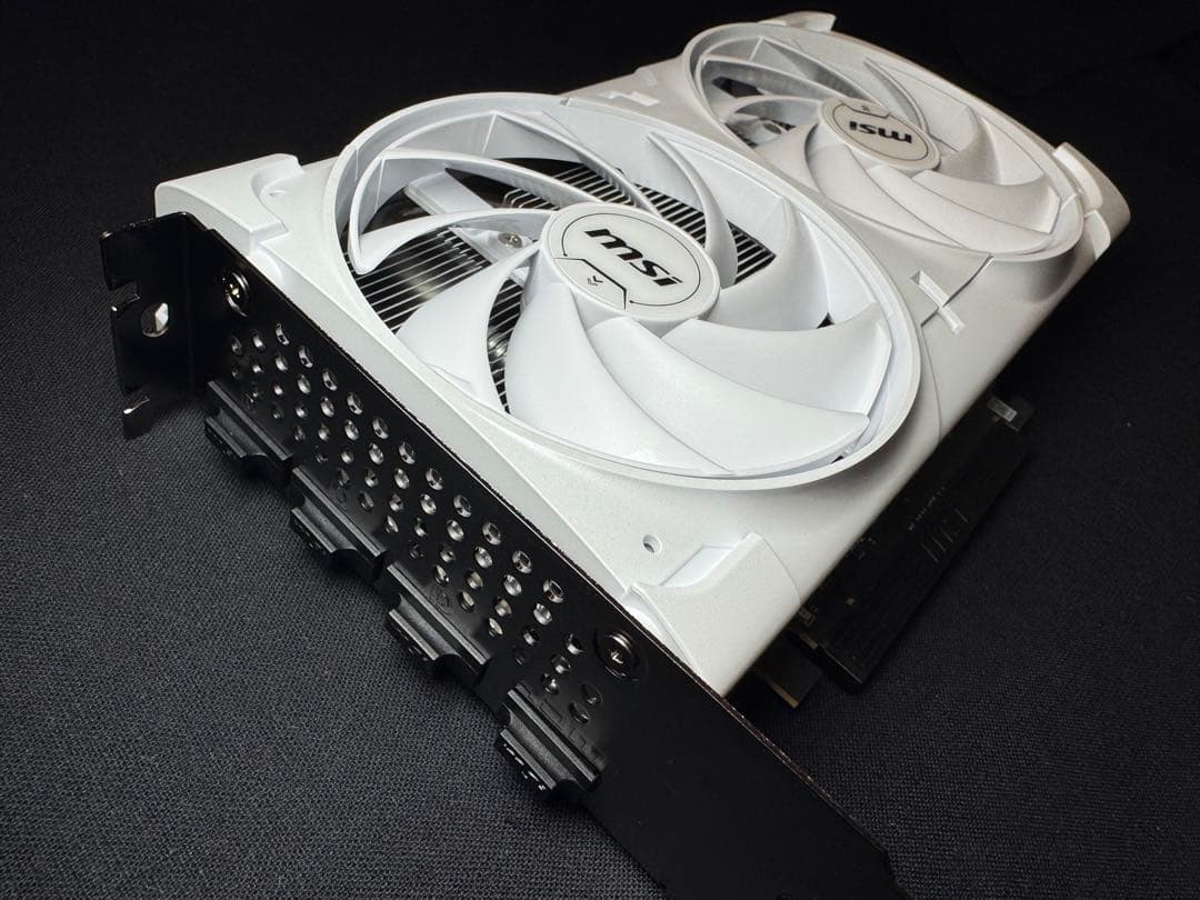 ラ*ー様 MSI RTX5060 8G VENTUS 2X OC WHITE