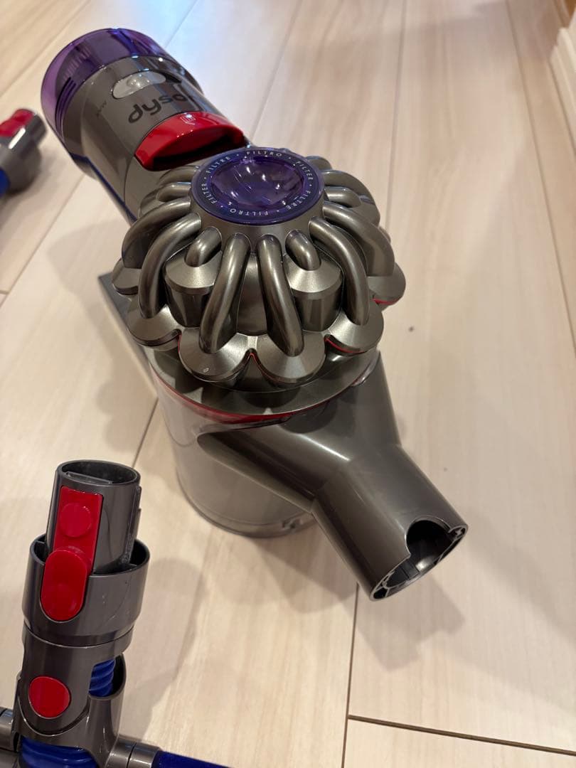 ★ダイソン★ 美品！Dyson V8 Slim Fluffy Extra