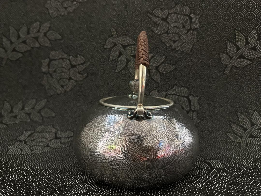 純銀製 丸形 菊摘 口打出湯沸 銀瓶 煎茶道具 重量1387g