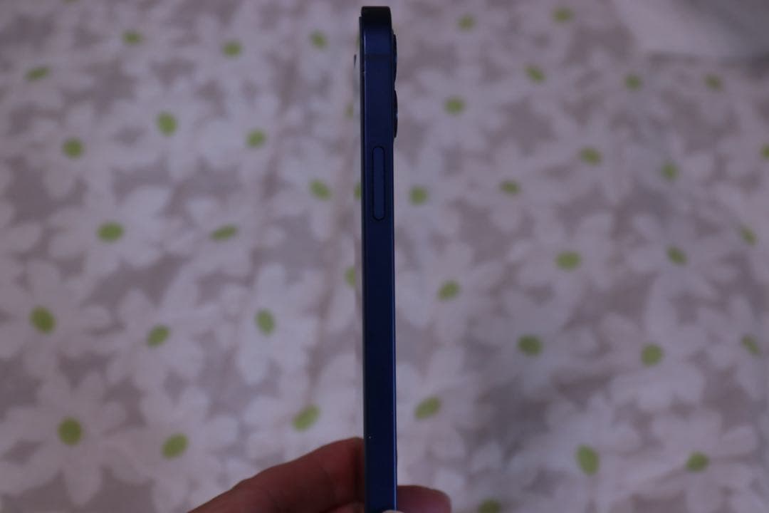 iPhone 12 64GB SIMフリー