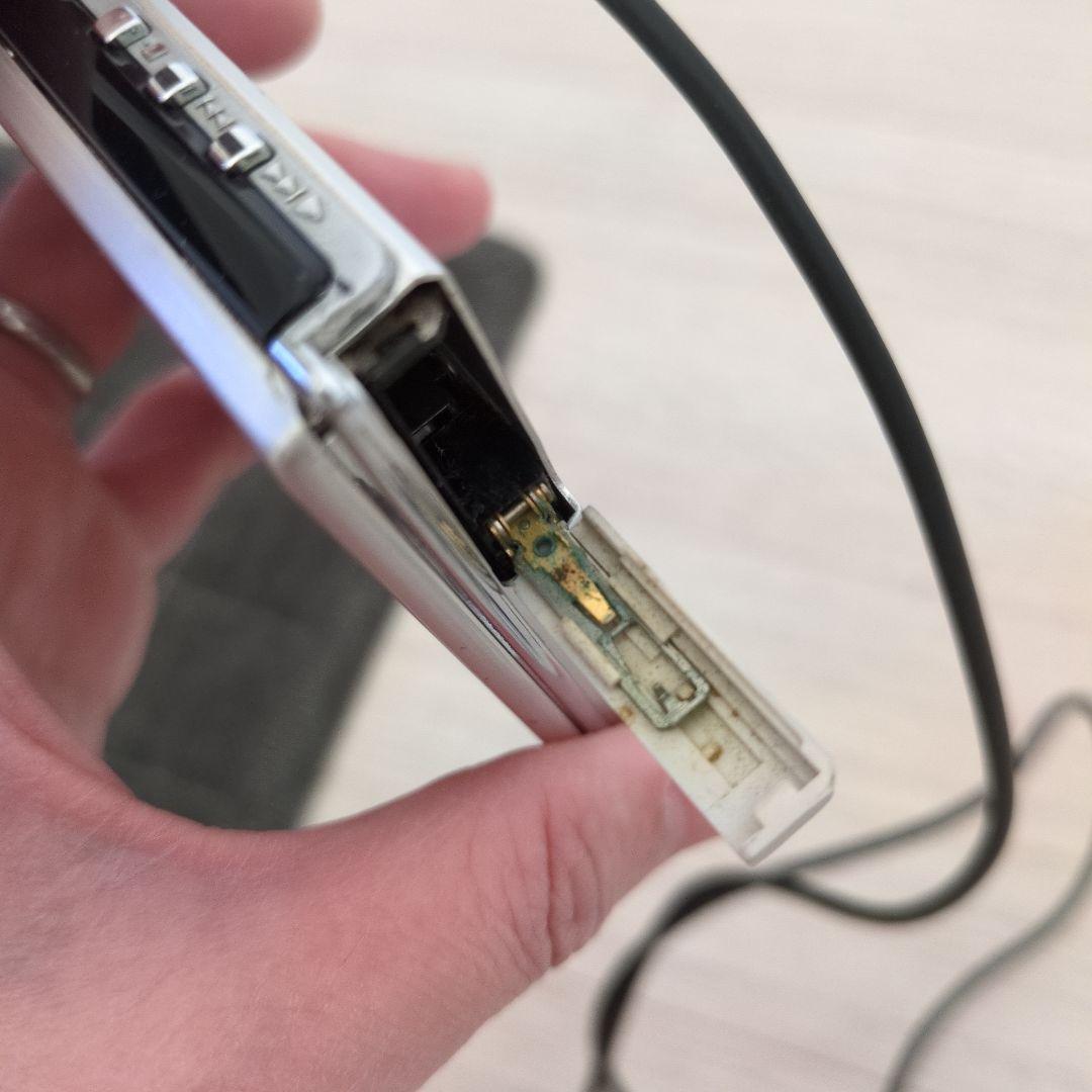SHARP ポータブルMDプレーヤー MD-S70-S　ジャンク