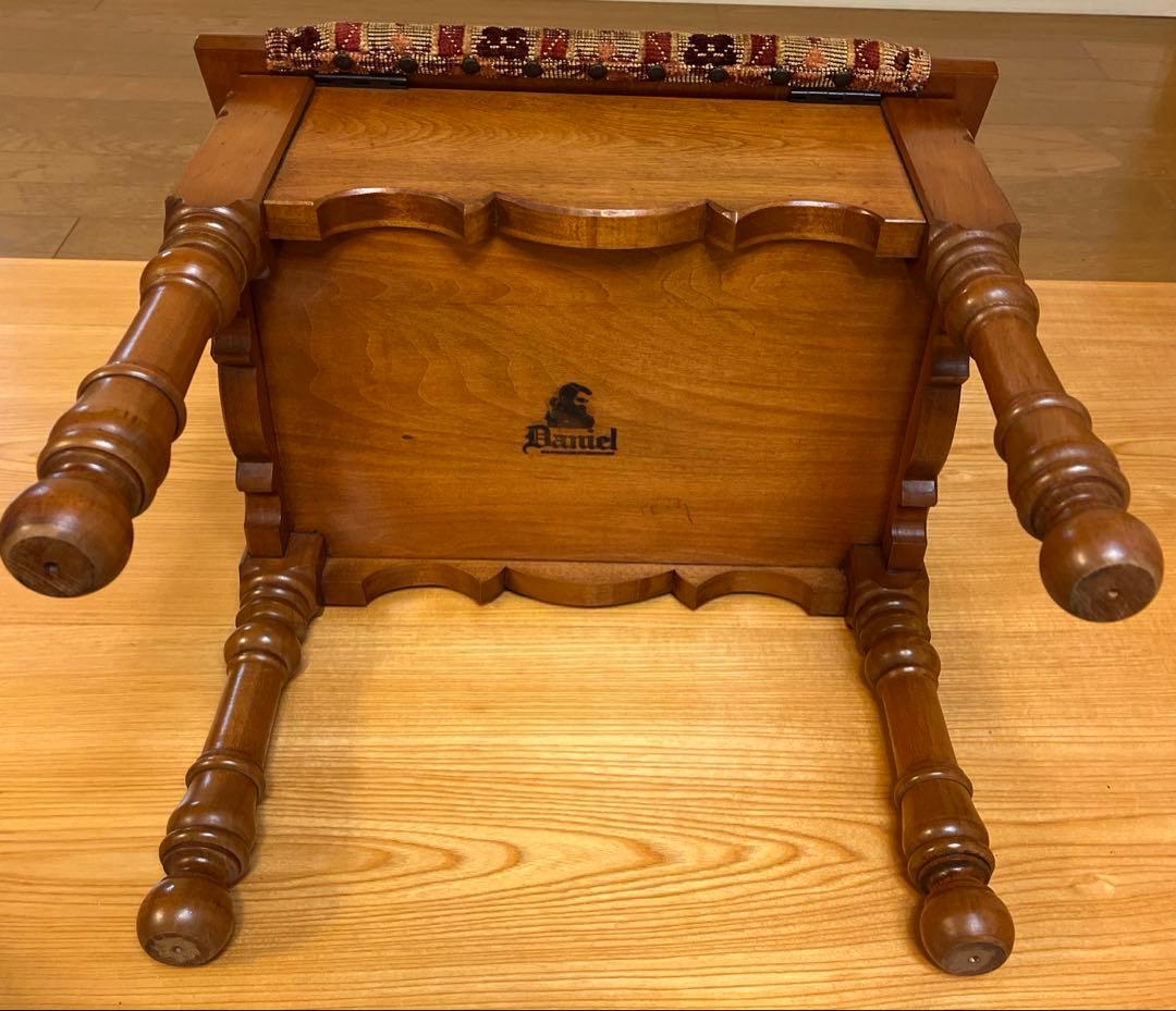 横浜ダニエルドレッサー椅子 収納付きスツール