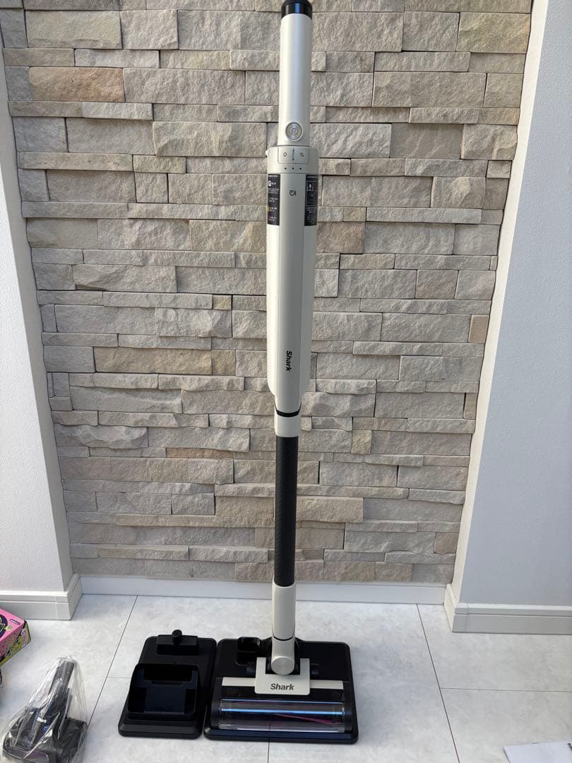 美品　SHARK EVOPOWER SYSTEM NEO スティッククリーナー
