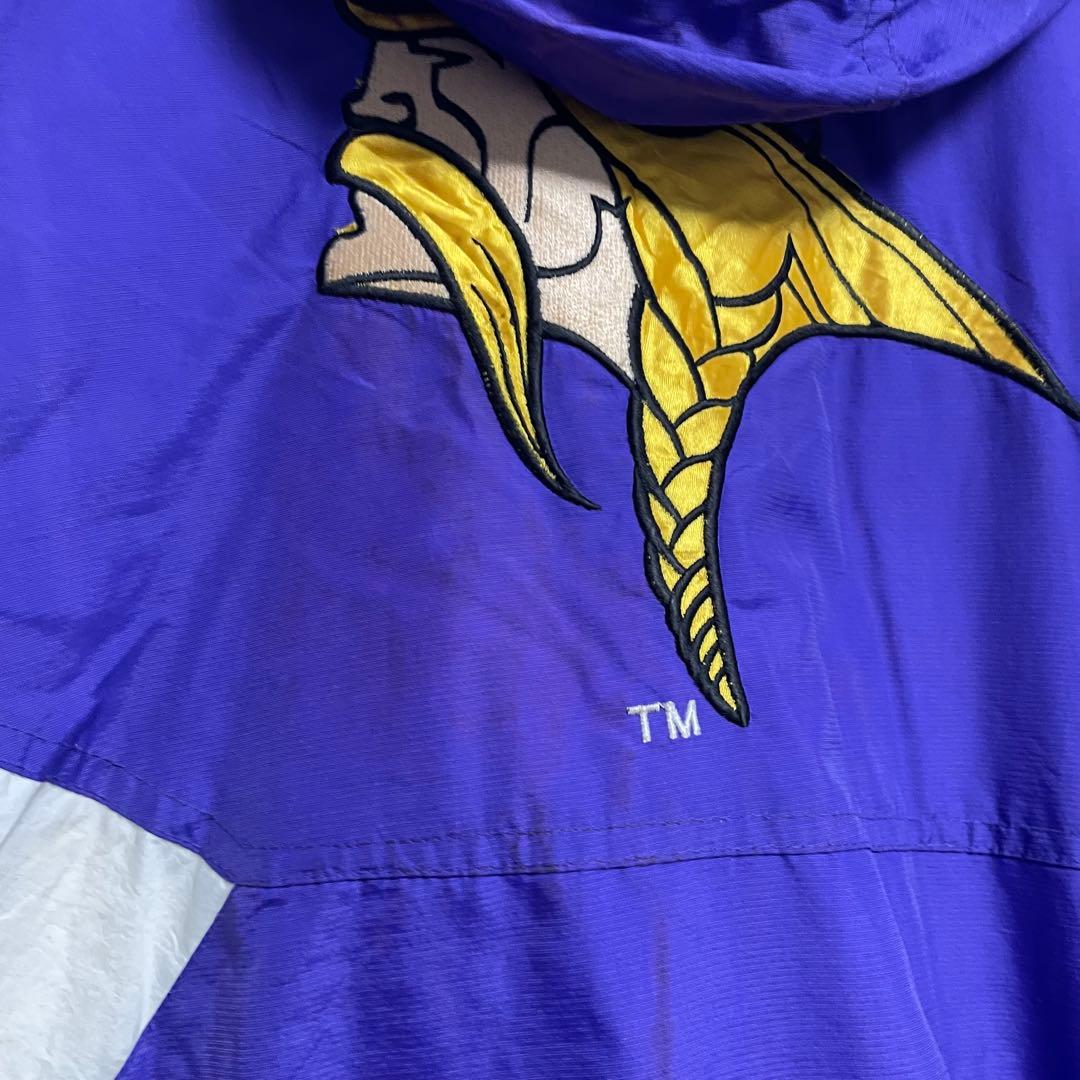 NFL VIKINGS ハーフジップ　ジャンパー　冬物　刺繍　パープル　古着　L