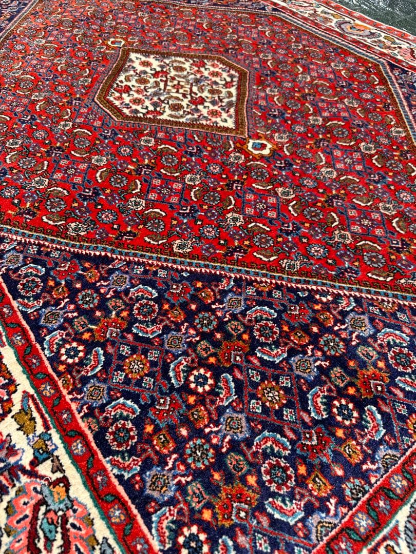 手織りペルシア絨毯　ビジャー産　サイズ約167x118cm ウール100%