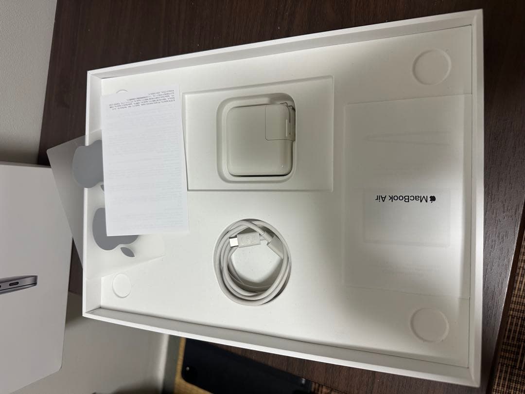 MacBook本体 Macbook air2018 8/128GB