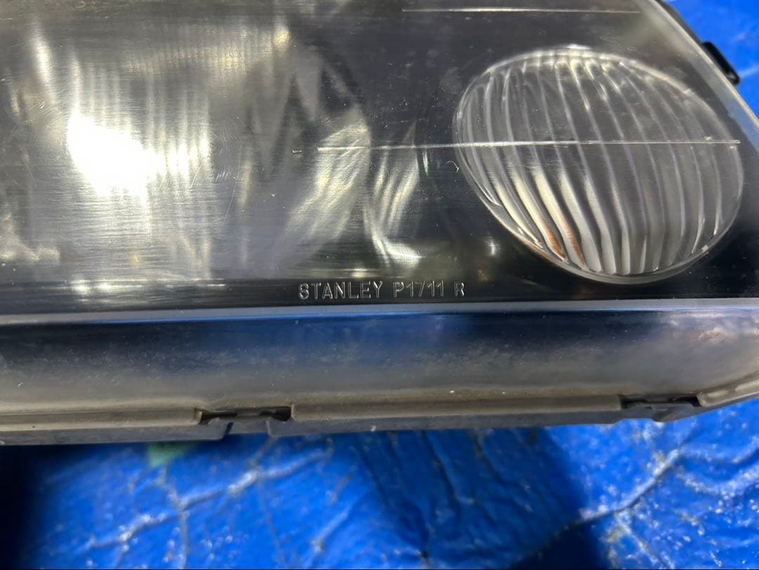 三菱　ミニキャブ　U62T ヘッドライト左右セット