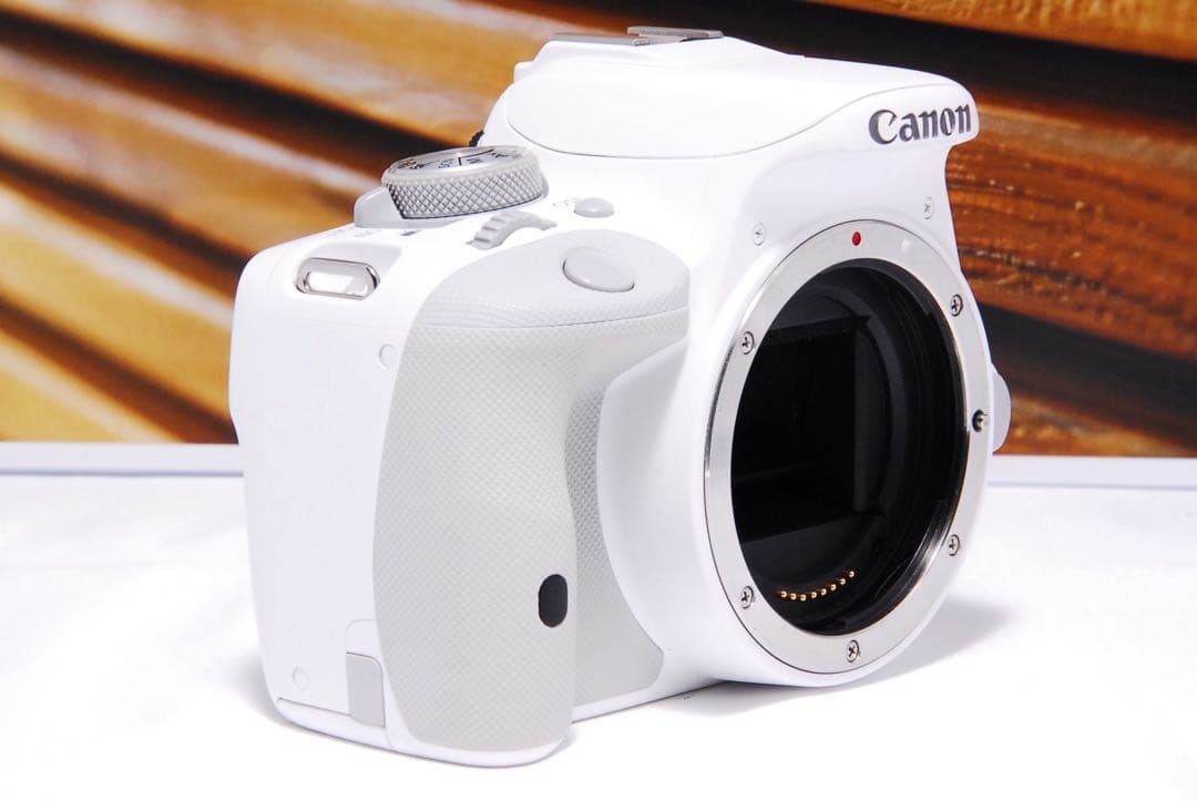 【ショット数700回】Canon EOS kiss X7 ホワイト スマホ転