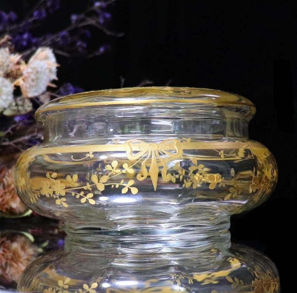 オールド・バカラ 金彩装飾 大型 蓋物 花つなぎ模様&リボン アンティーク