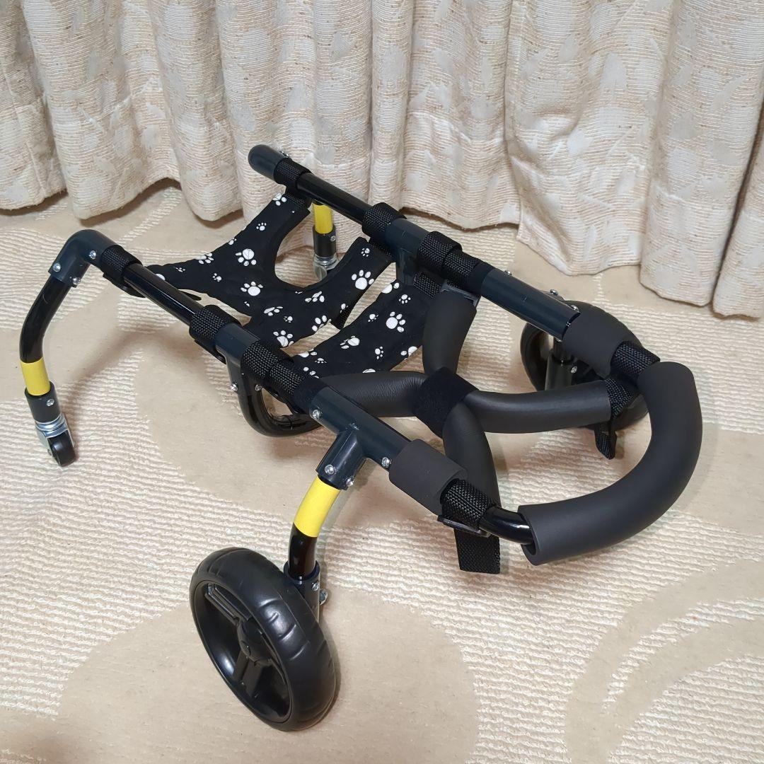 ワンちゃん4輪　リハビリ　食事補助　犬用車椅子　シニア体制維持　犬の歩行器