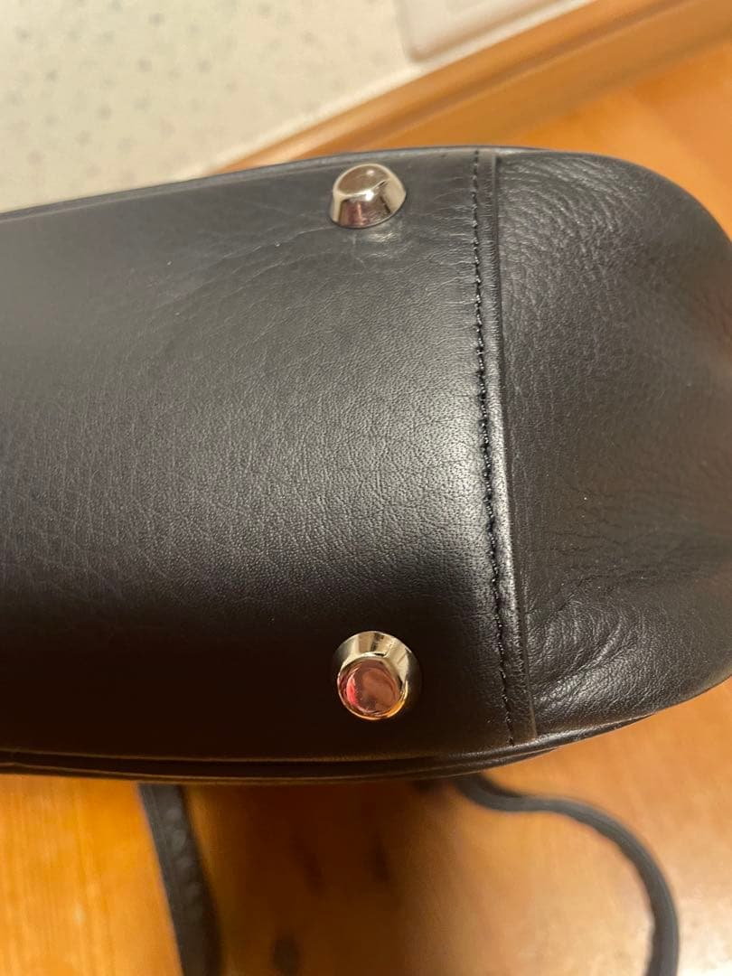 REN ブラックレザー ハンドバッグ