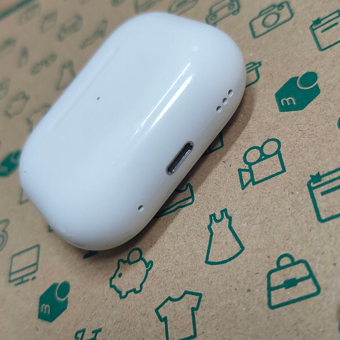 AirPods Pro 第2世代 左耳とケース