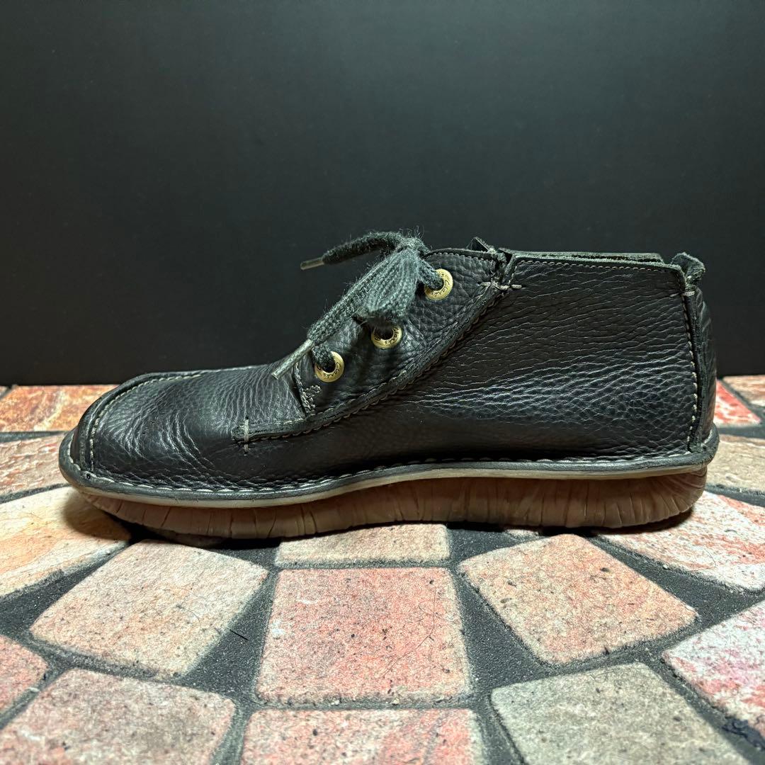 クラークス　チャッカブーツ　レザー　革靴 オブリークトゥ　シボ加工　27cm 黒