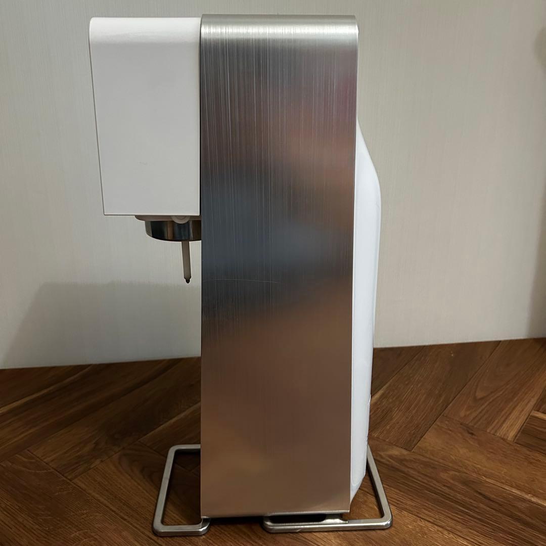 【中古美品】ソーダストリーム　ソースパワー　白　※本体＋電源アダプターのみ※