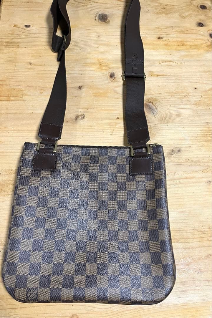 ルイ・ヴィトン斜めがけポシェットボスフォール難あり使用少ない美品ダミエ