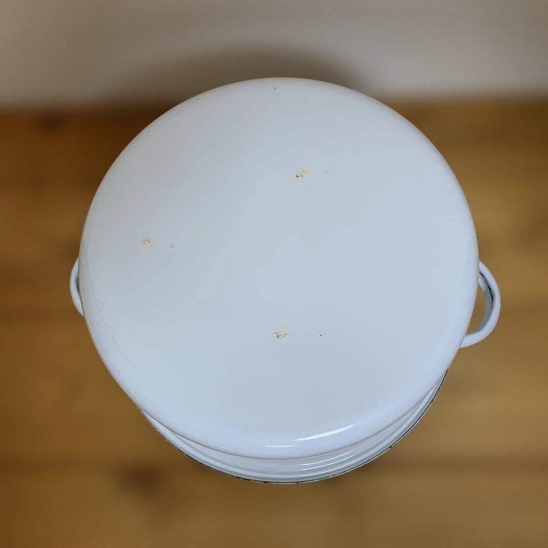 ホーロー製両手鍋 白 黒いリム　アンティーク　カントリー雑貨　インテリア