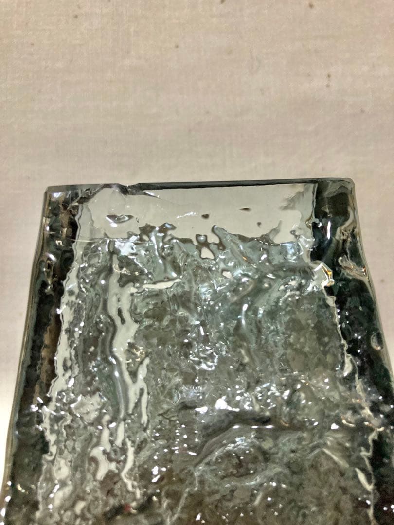 ビンテージ花瓶?(Whitefriars1966年)