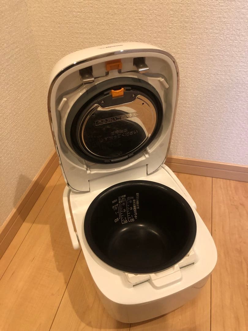 美品‼️象印 IH炊飯器 NW-JT10 ホワイト