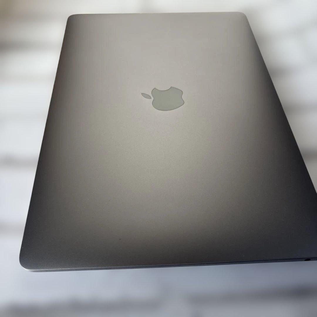 美品 Apple MacBook Air 13.3インチ (M1, 2020)