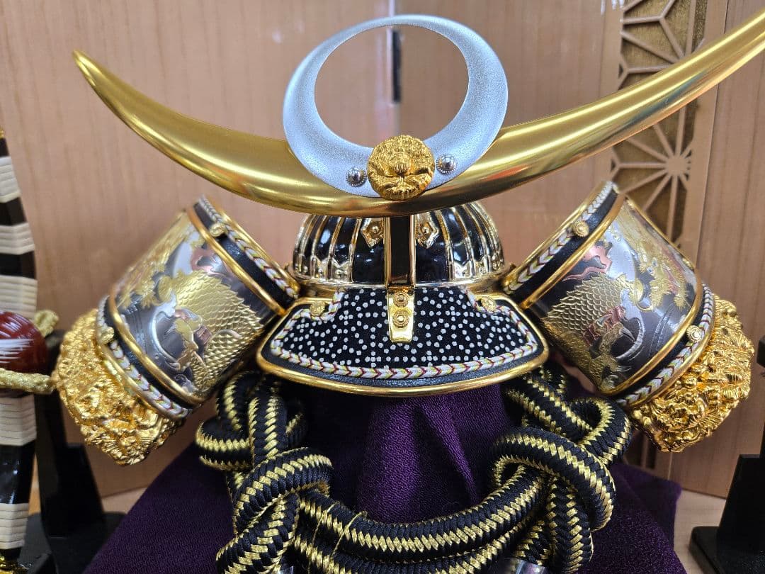 しほり【展示品限り】五月人形　兜　上杉謙信　収納飾り　※閉店セール　S3