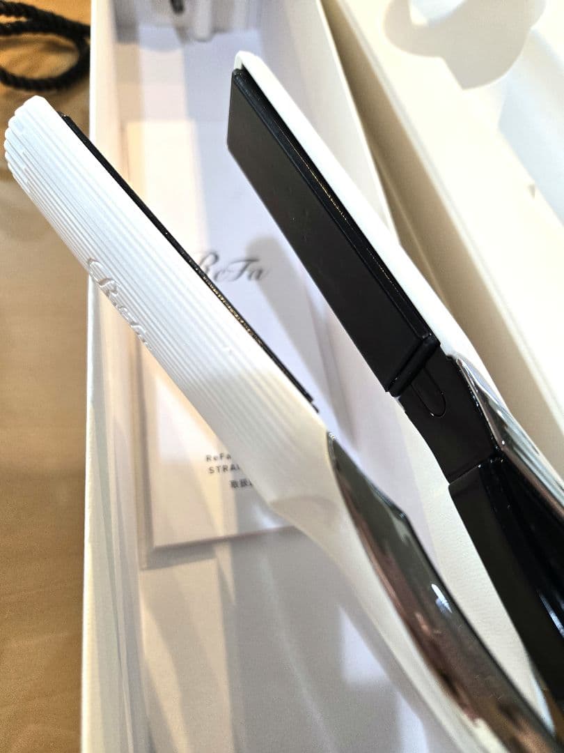 リファ ビューテック ストレート アイロン 中古 ホワイト