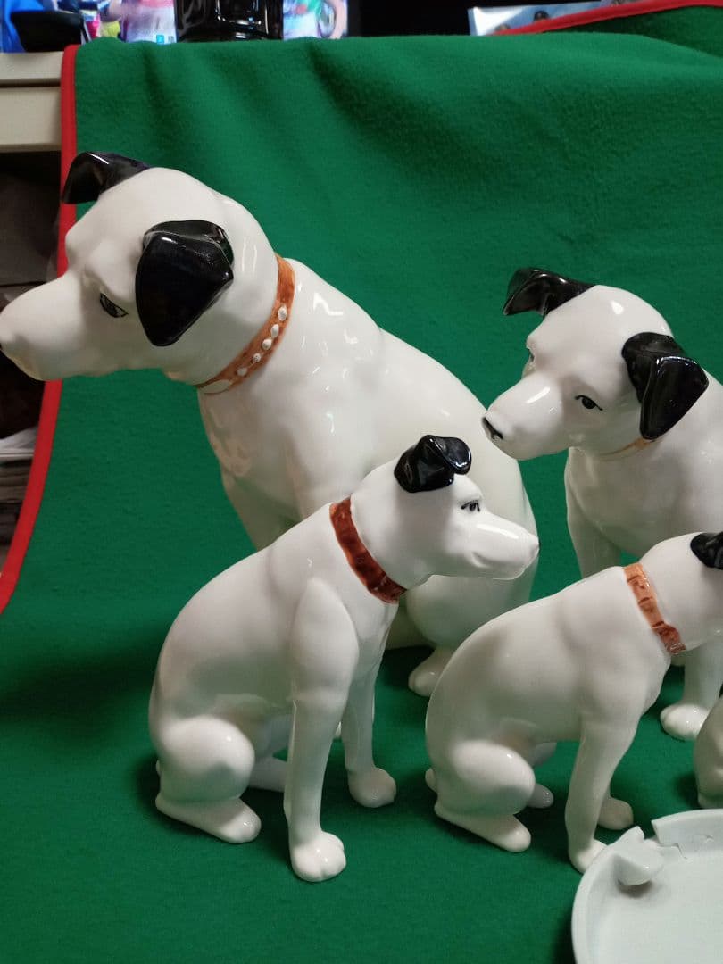 美品VICTORニッパー犬陶器製の置物 7体セットとオマケ