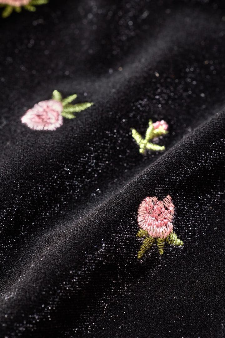 Rosy luce FLOWER VELOR TOPS（フラワーベロアトップス）