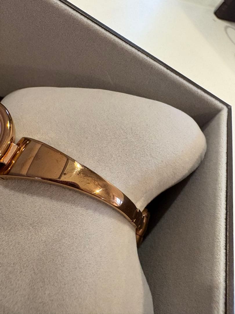 GUCCI 腕時計　美品　クリスマスまでお値下げ中