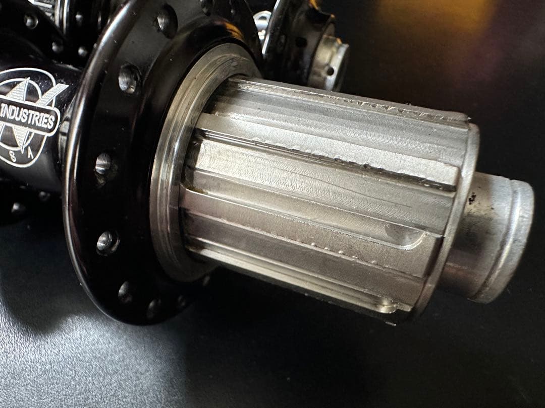 パーツ WHITE INDUSTRIES CLD thru-axle 32H