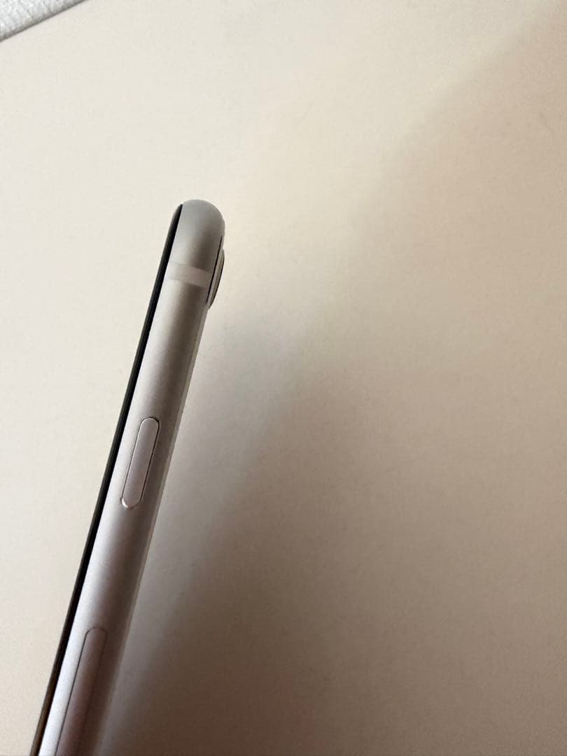iPhone SE2 64GB ホワイト 美品