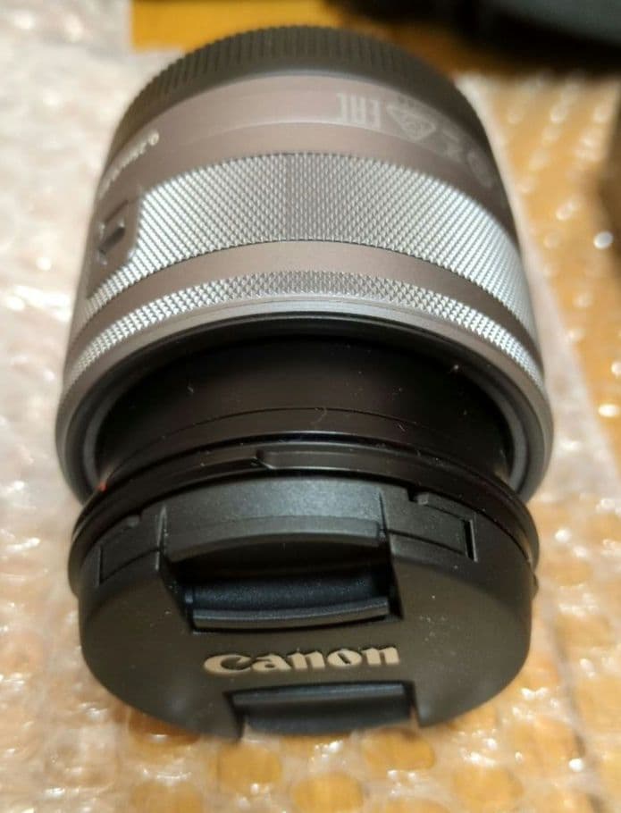 Canon EOS Kiss M ホワイト レンズ2本付き