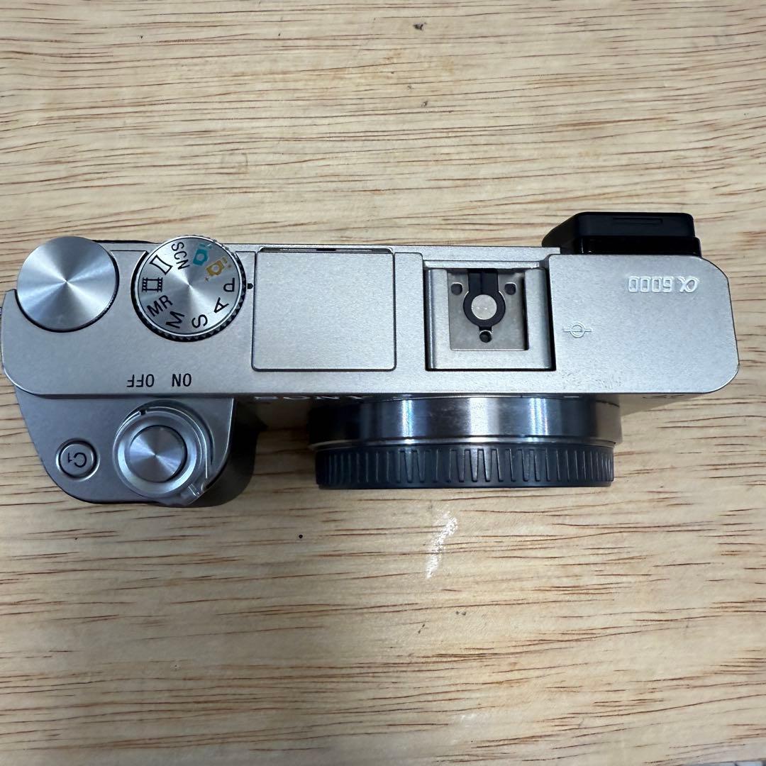 『 8486ショット 』 α6000 ボディSONY 美品　ILCE-6000