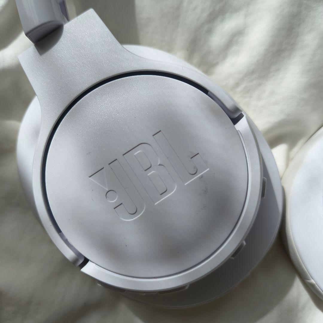 TUNE770NC 使用感少なめ。JBL人気のノイキャンモデル